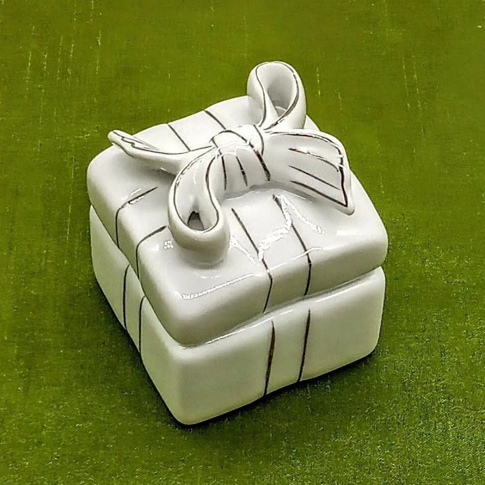 Beverly Clark Silver Bow Porcelain Trinket Box